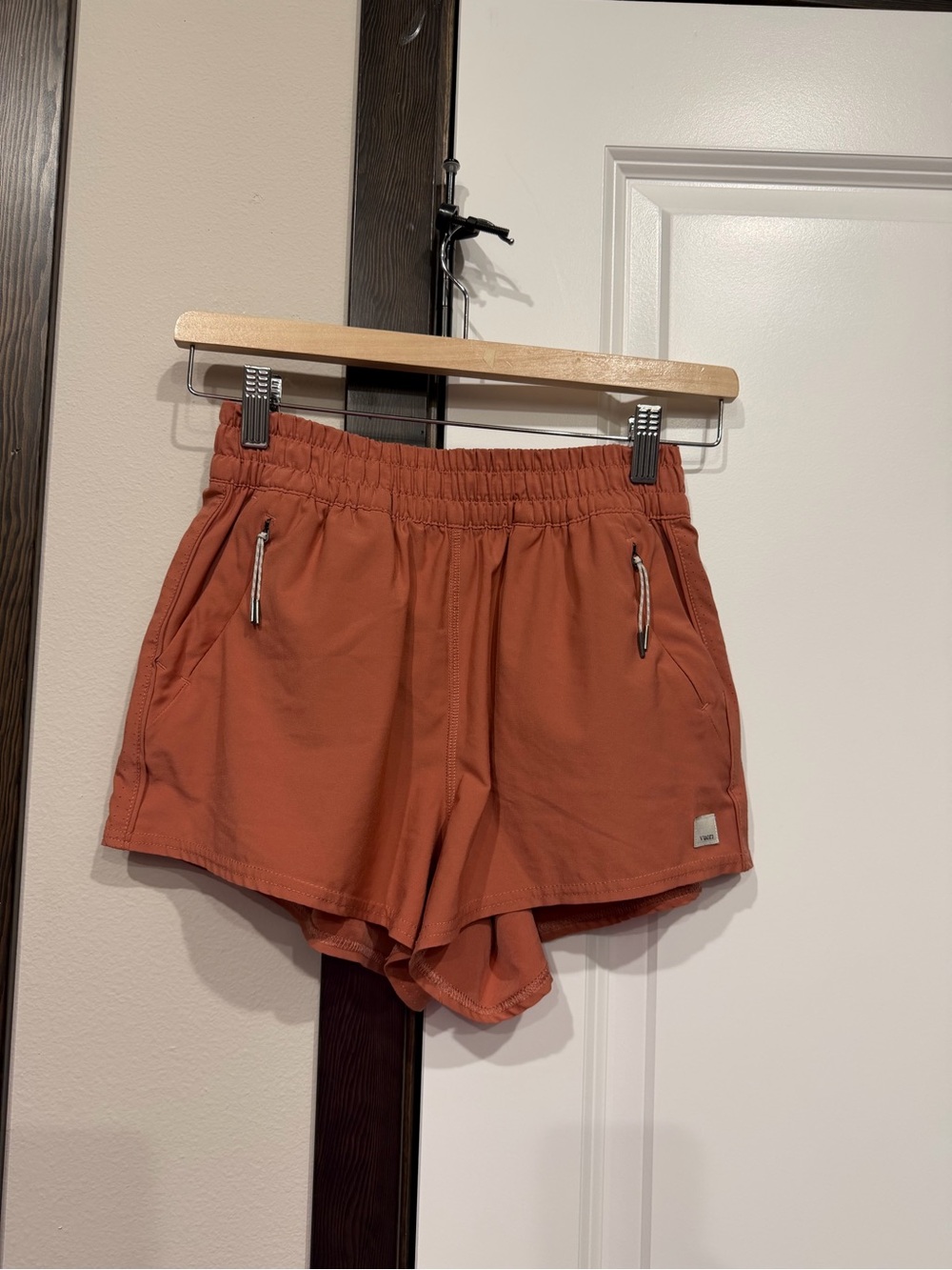 Vuori Women's Dash Shorts - Picture 2 of 3